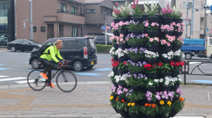 幹線道路の側で